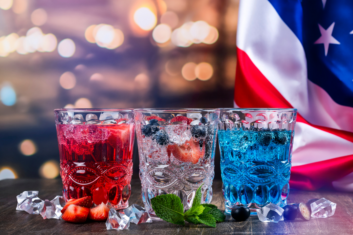 10 Amazing 4th of July Drinks to Celebrate In Patriotic Style