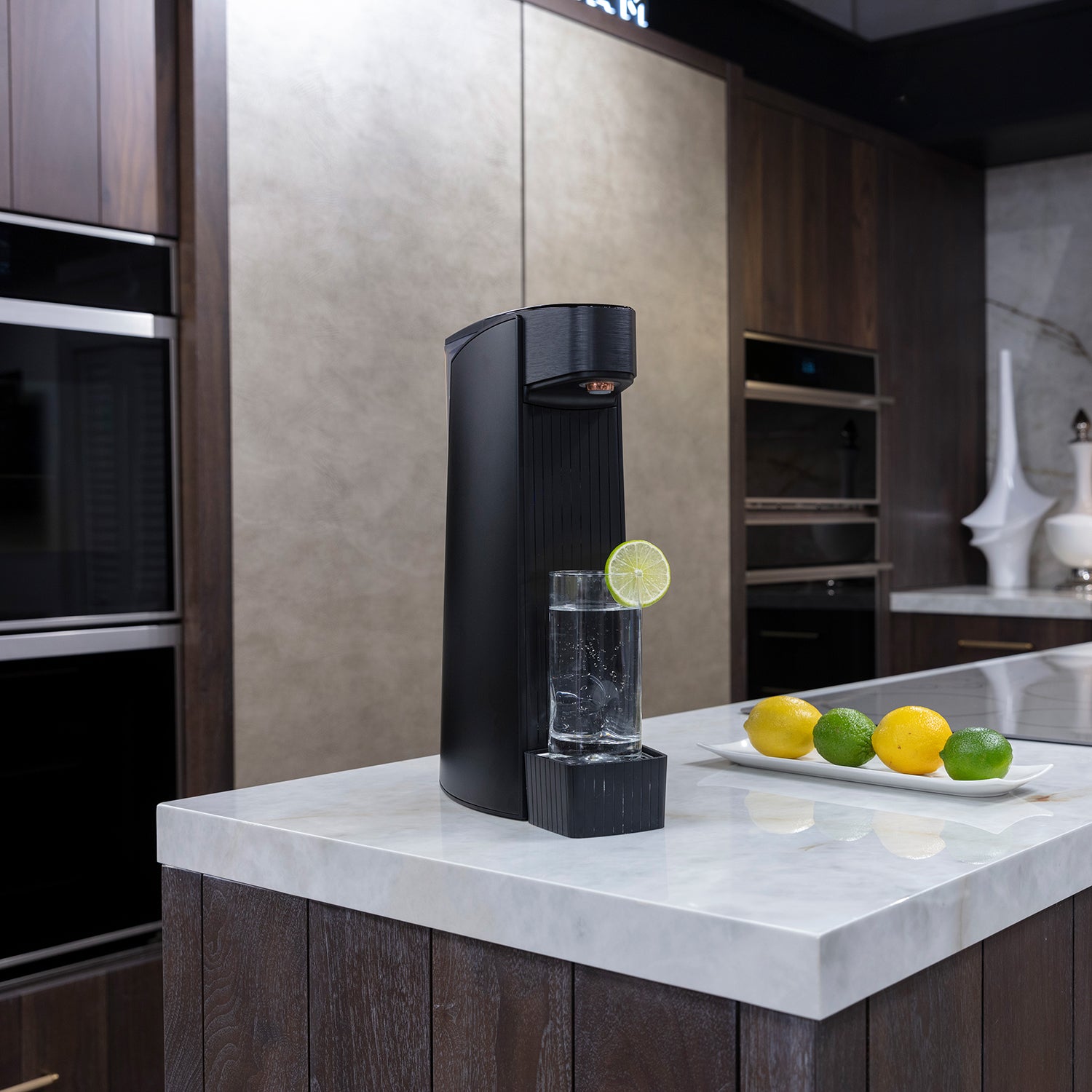 Carbon8 Kit - One Touch Sparkling Water Maker + Filter & Lemon8 + Co2 Cylinder