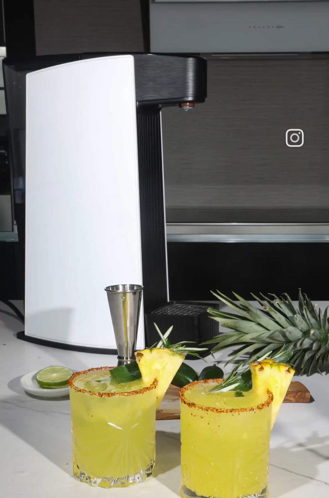 Pineapple Jalapeño Margarita with your Carbon8⁠