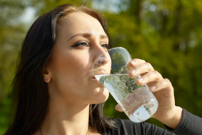 Does Sparkling Water Hydrate You? Hydration Experts Weigh In